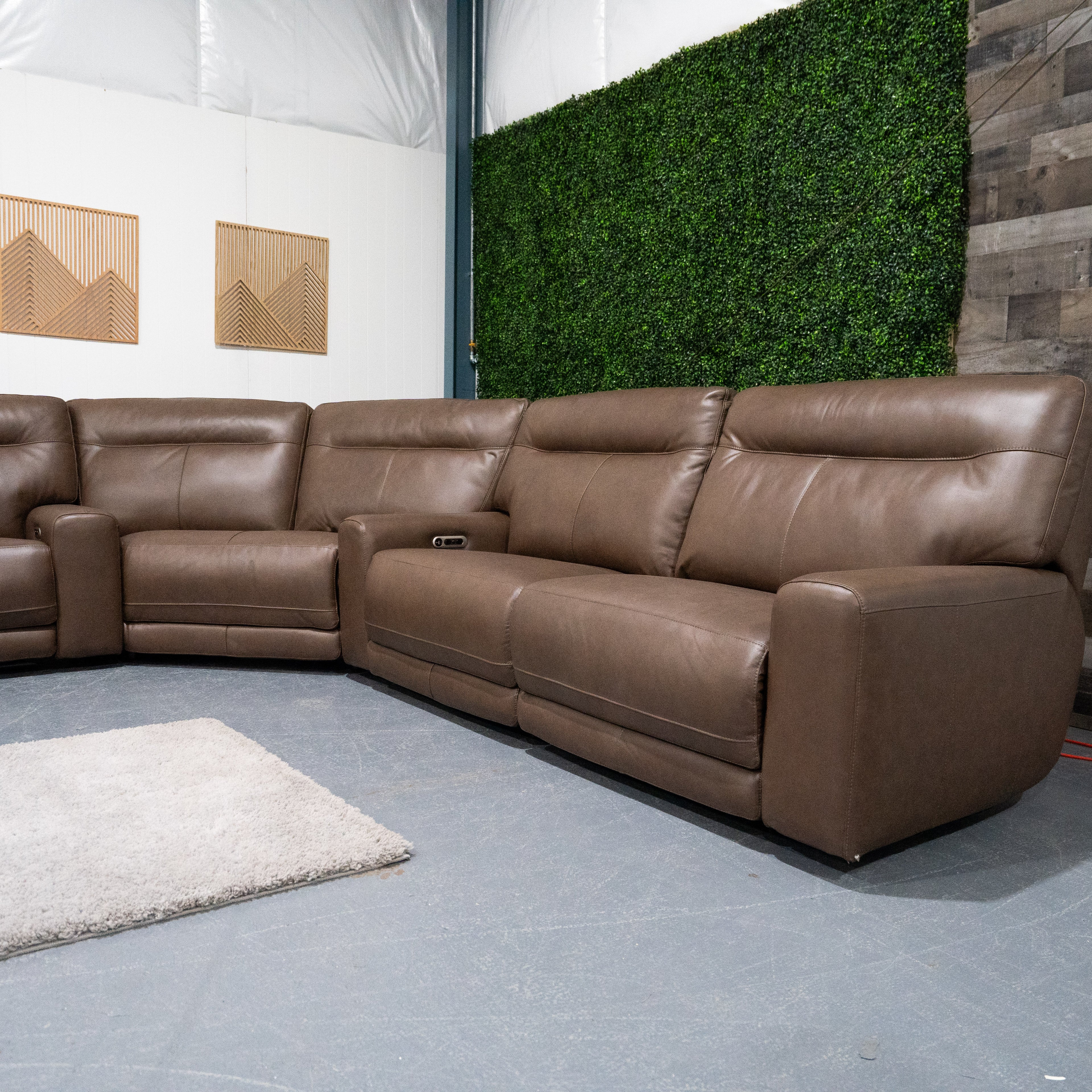 Atlas Sectional
