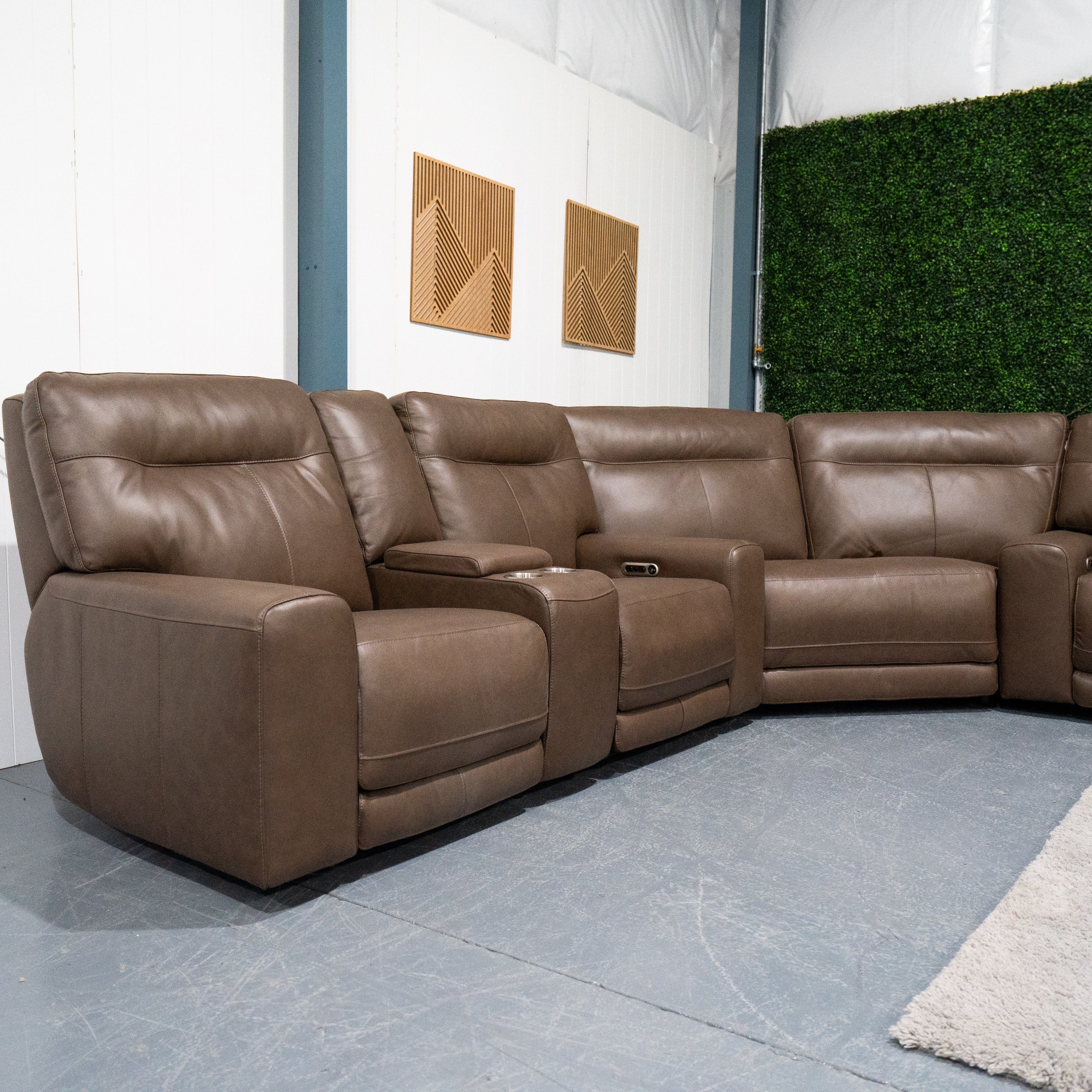 Atlas Sectional